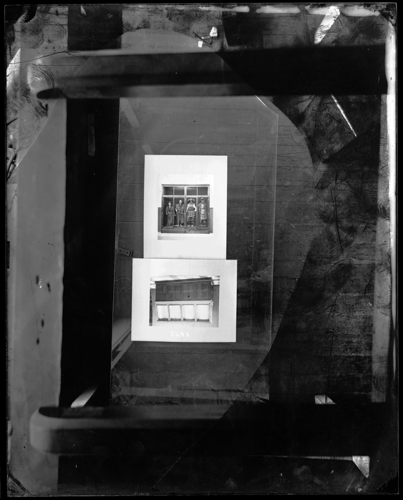 Exhibit case at the United States National Museum, now known as the Arts and Industries Building, 1880s, USA. © Smithsonian Institution Archives. Image # SIA-MNH-3491.